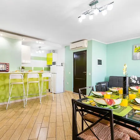 Apartment 556 Shopping Centre Pueblo Canario Playa de las Americas (Tenerife)
