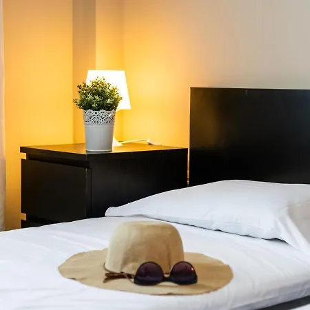 556 Shopping Centre Pueblo Canario Apartment *